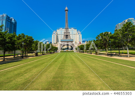Beautiful eiffel tower landmark of parisian hotel and resort in macau city 44655303