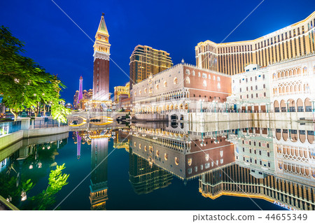 Beautiful architecture building of venetian and other hotel resort and casino Beautiful architecture building of venetian and other hotel resort and casino 44655349