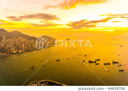 Beautiful colorful sunset in hong kong city skyline 44656706