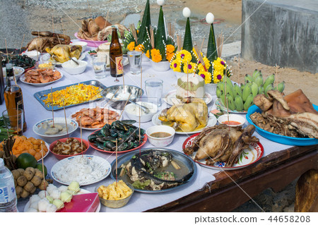 Boiled chicken and pork for worshipping the shrine Boiled chicken and pork for worshipping the shrine 44658208
