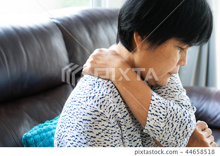 old woman suffer from neck pain, health problem old woman suffer from neck pain, health problem 44658518