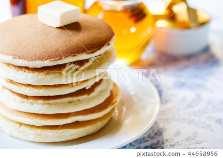 Wholemeal pancake 44658956