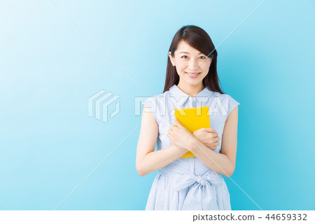 讀一本書的女人 讀一本書的女人 44659332