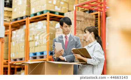 Distribution warehouse worker error Distribution warehouse worker error 44663143