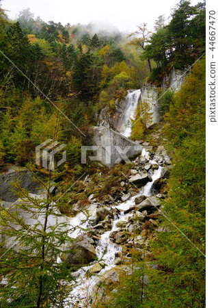 峨眉山Dondoko Sawa Shiraito瀑布 44667470