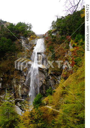 Tsubamesanzan Dondoko Sawa Goshiki瀑布 44667472