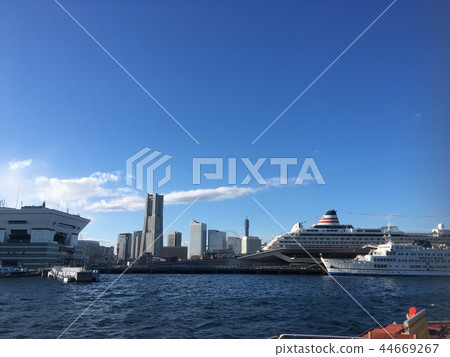 Minato Mirai seen from the sea Minato Mirai seen from the sea 44669267