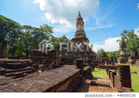 Wat Jedi Jed Teaw in Sukhothai province, Thailand. Wat Jedi Jed Teaw in Sukhothai province, Thailand. 44669536