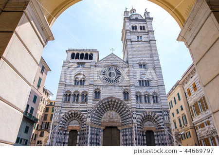 Genoa Cathedral at daylight 44669797