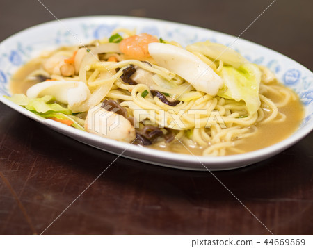 Assorted fried noodles Assorted fried noodles 44669869