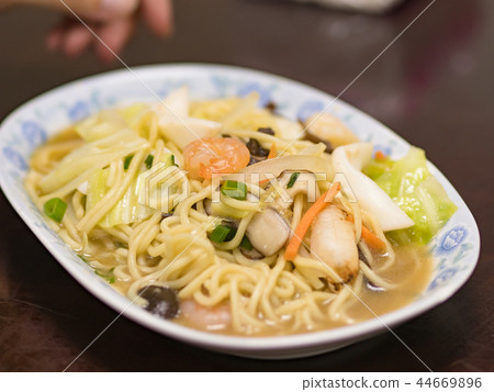 Assorted fried noodles Assorted fried noodles 44669896
