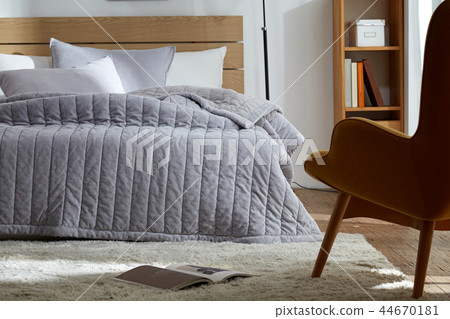 Warm sunny bedroom 44670181