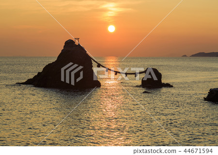 Sunrise from Mie Prefecture, Maruiwa 44671594