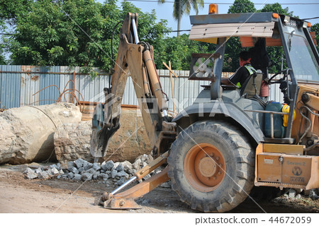 Concrete hacking machine 44672059