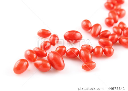 fresh goji berries isolated on a white background 44672841