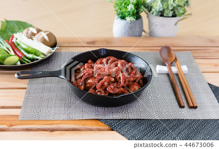 Delicious cooked food Delicious cooked food 44673006