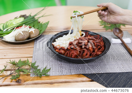 Delicious cooked food 44673076