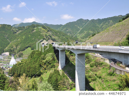 New Tomei Expressway-16250 New Tomei Expressway-16250 44674971