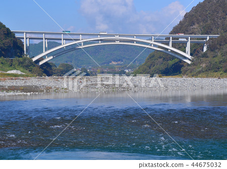 Shin Tomei Shin Fujikawa Bridge-16332 44675032
