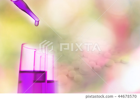 Drag image Drag image 44678570