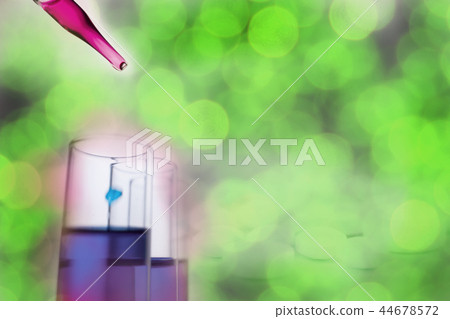 拖動圖片 44678572