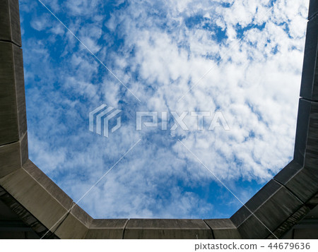 sky sky 44679636