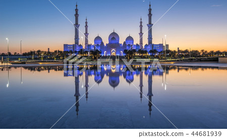 Sheikh Zayed Grand Mosque in Abu Dhabi day to night timelapse after sunset, UAE Sheikh Zayed Grand Mosque in Abu Dhabi day to night timelapse after sunset, UAE 44681939