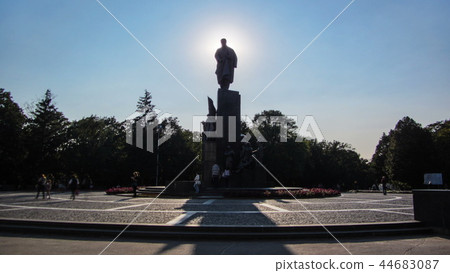 Taras Shevchenko Monument timelapse in Shevchenko park with his poetic images of fighters for freedom. Taras Shevchenko Monument timelapse in Shevchenko park with his poetic images of fighters for freedom. 44683087