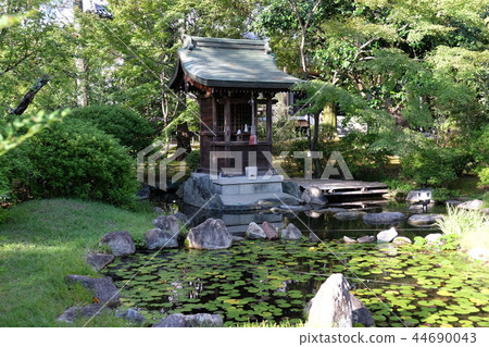 Hirotaka Temple grounds 44690043