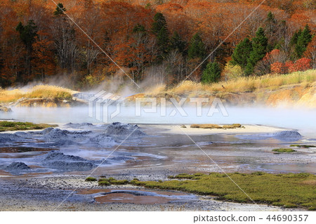 Hachimantai of autumn leaves 44690357