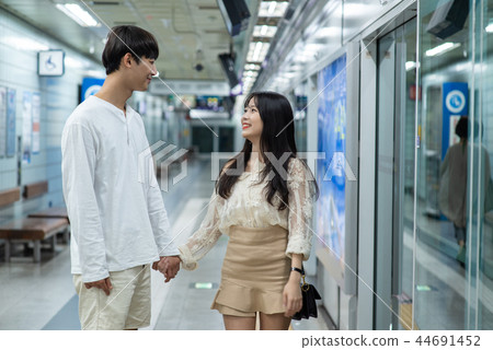 Dating, lovers, subway station, couple 44691452