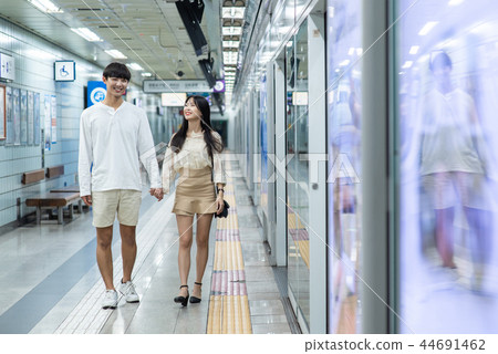 Dating, lovers, subway station, couple Dating, lovers, subway station, couple 44691462