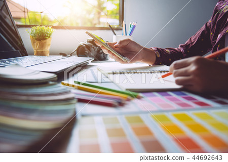 designer graphic creative ,creativity woman 44692643