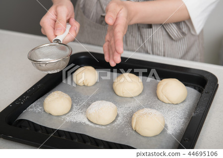 Hand of young woman Hand of young woman 44695106