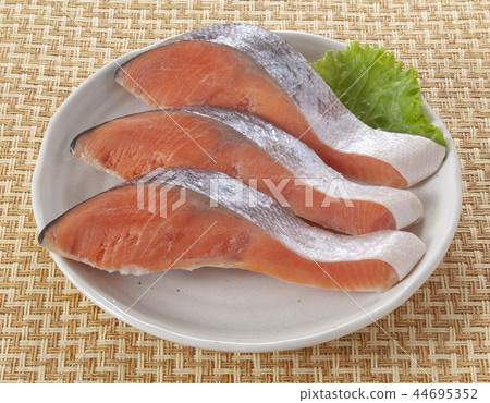 Salmon fillet Salmon fillet 44695352