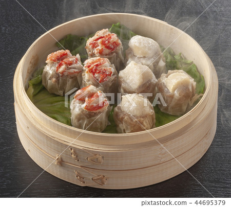 The king crab and scallops The king crab and scallops 44695379