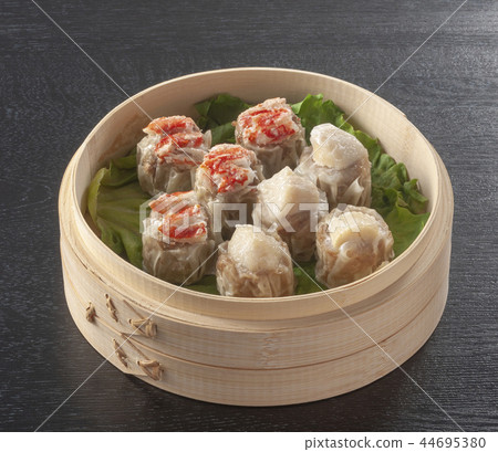 The king crab and scallops The king crab and scallops 44695380