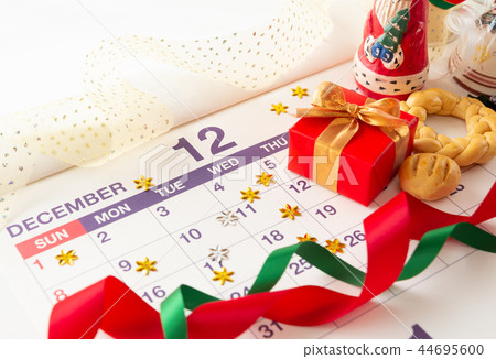 Christmas Calendar December Presents Christmas Color 44695600