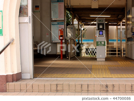 Sagami Line Kurami Station ticket gate (1) 44700086