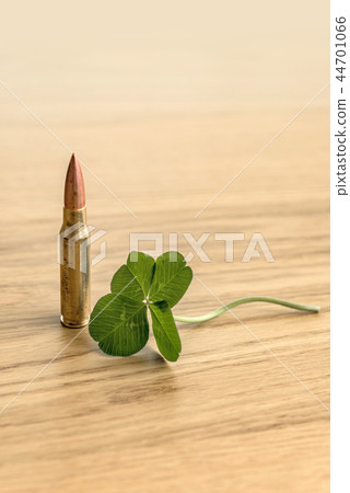 Yotsuba clover 44701066