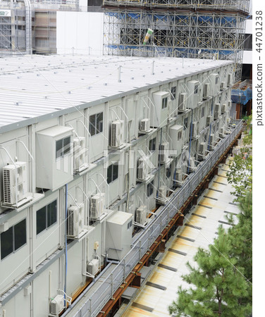 Air conditioning facility (outdoor unit) installed in prefabricated building Air conditioning facility (outdoor unit) installed in prefabricated building 44701238