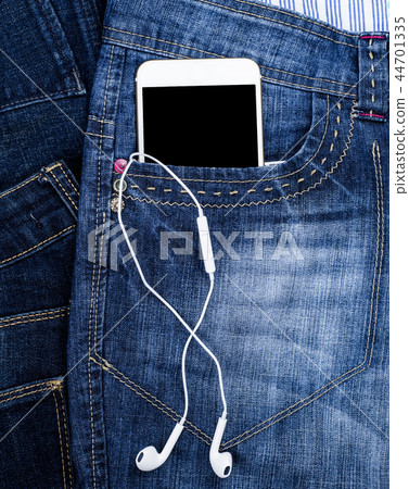 smartphone with a blank black screen smartphone with a blank black screen 44701335