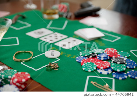 Chips on game table (normal version) 44706941