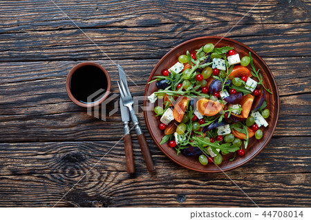 overhead view of delicious autumn salad overhead view of delicious autumn salad 44708014