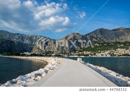 Omis, Dalmatia, Croatia Omis, Dalmatia, Croatia 44708152