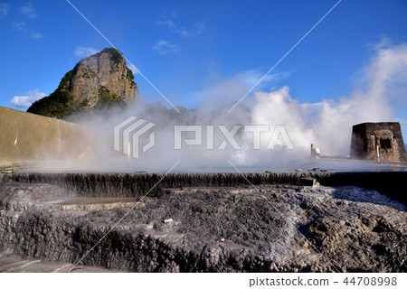Fushime hot spring source Kiiwa Takeyama Salt factory factory Kamonake mountain foothill view Mountain river sand Mushi hot spring Ibusuki City, Kagoshima Prefecture 44708998