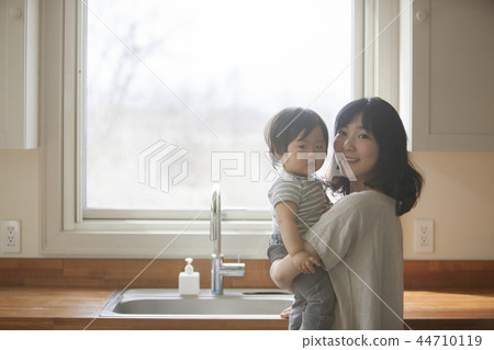 Kitchen parent and child 44710119