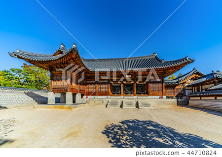 Gyeongbokgung 44710824
