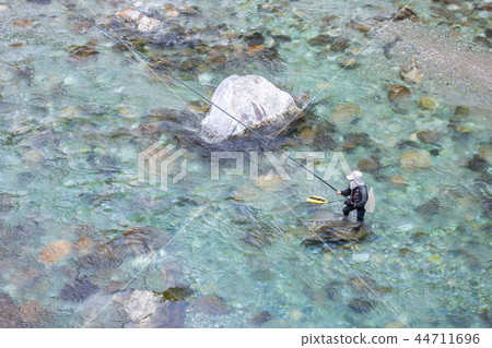 Yuyu fishing scenery Yuyu fishing scenery 44711696