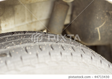 Tire 44713430